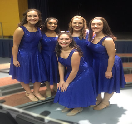 After the concert, Maria Brock, Manasa Kallur, Frankie Brock, Emily Anan, and Amanda Kavaja posed for a picture. 