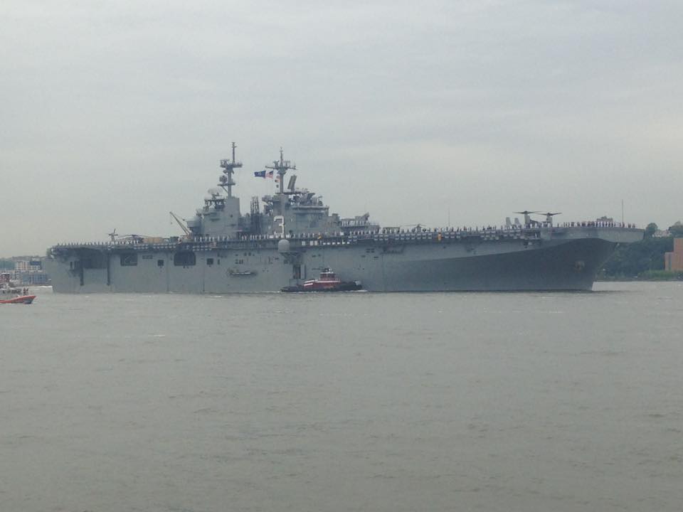USS+Kearsarge+during+Parade+of+Ships.