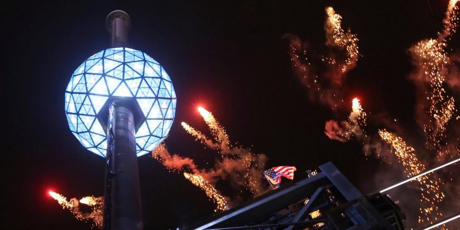 The New Years Eve ball at Times Square drops 141 feet in 60 seconds