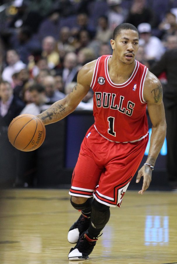 Derrick+playing+against+the+Bulls+in+2011%2C+the+year+he+became+the+youngest+MVP+ever.