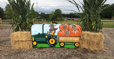 Maple Leaf Farms welcome sign