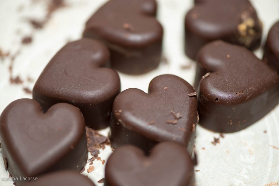 A box of chocolate hearts is a common gift on Valentines Day. 
