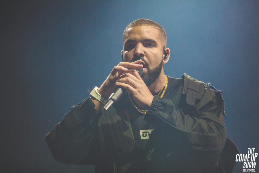 Rapping his new single One Dance, Drake, performs at the Summer Sixteen tour.