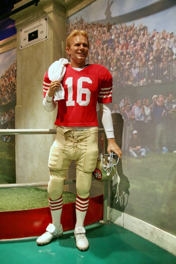 Joe Montana had 6 touchdowns in one game on this day in 1990