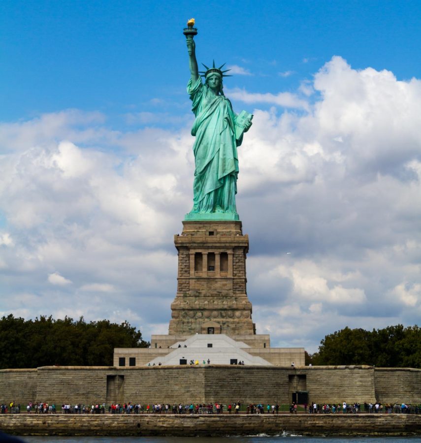 Statue_of_Liberty_from_front