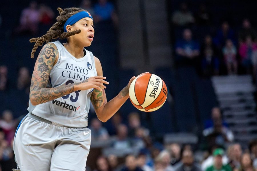 A+star+player%2C+WNBA+guard+Seimone+Augustus+played+for+the+Minnesota+Lynx.+However%2C+talented+female+athletes+like+her+rarely+get+recognized+on+a+large+scale.