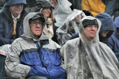 Sports fans endure a lot in an effort to support their team. Some stand in the rain for hours whereas some spend hours in traffic just to get to the game.