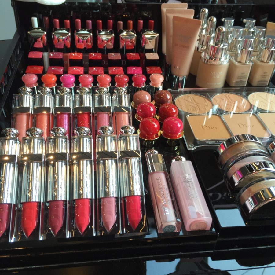 Pictured+is+a+display+of+Christian+Dior+makeup.+In+the+first+row+is+the+Dior+Addict+Lip+Maximizer+which+is+in+the+same+line+as+the+Lip+Glow+Oil.+