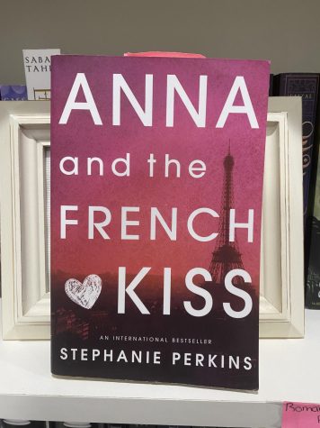 ¨Anna and the French Kiss¨ is a perfect book to get you out of your reading slump. Don´t be afraid to dig into Anna´s messy love life.