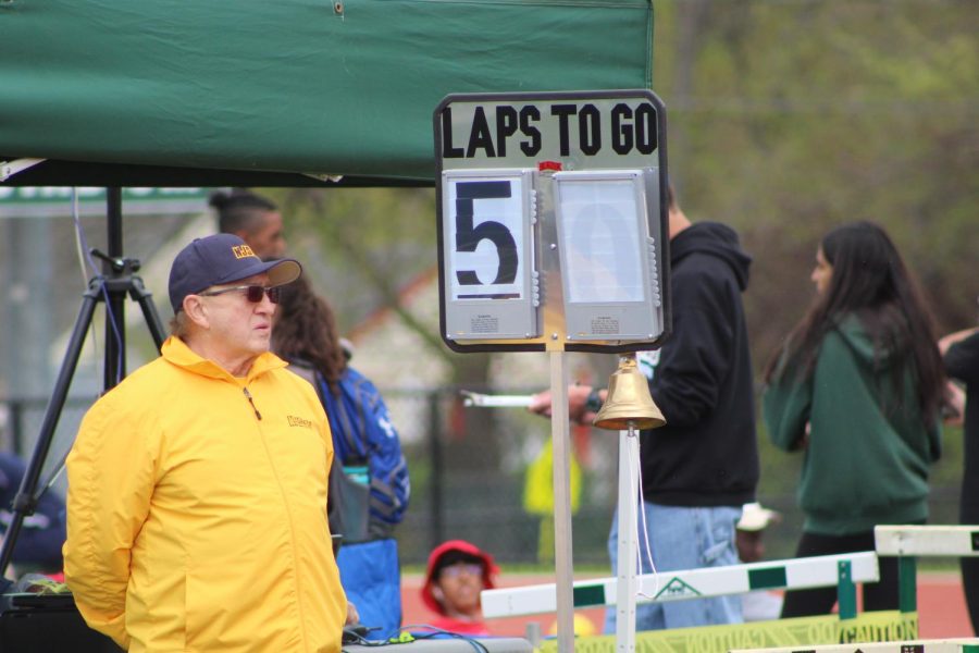 Coaches are not to enter the running area, or the field event areas, during the meet, and they are not 
permitted to communicate with their contestants in these areas. This rule will be enforced and may result in 
the disqualification of the contestant. 
2. A “coaches box” will be established near the finish line if possible.