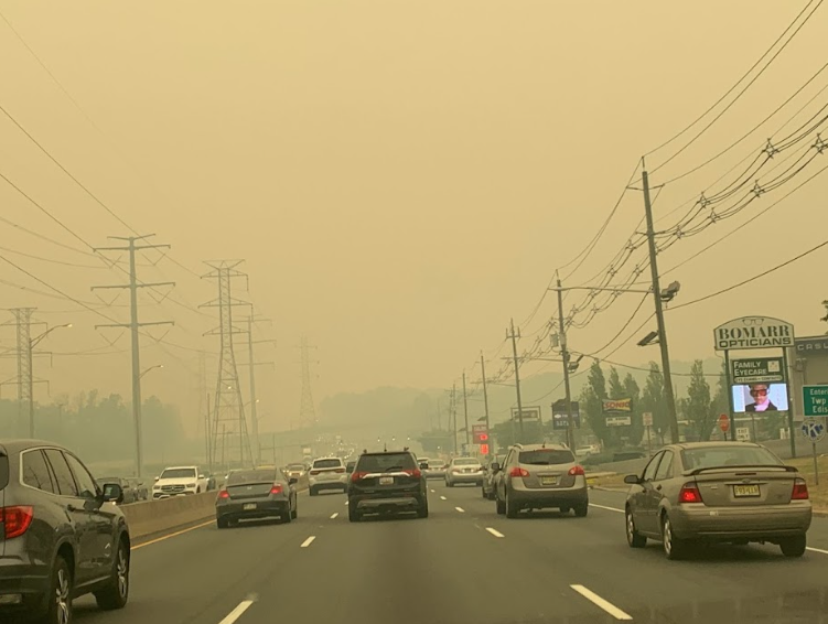 Route+1+on+Woodbridge+gets+covered+in+smoke+after+recent+wild+fire+occur+in+Canada.+New+York+City+experiences+worse+air+quality+then+the+effects+of+9%2F11.