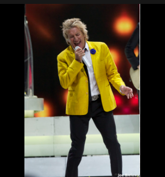 Rod Stewart Hosted the Largest Ever Free Concert