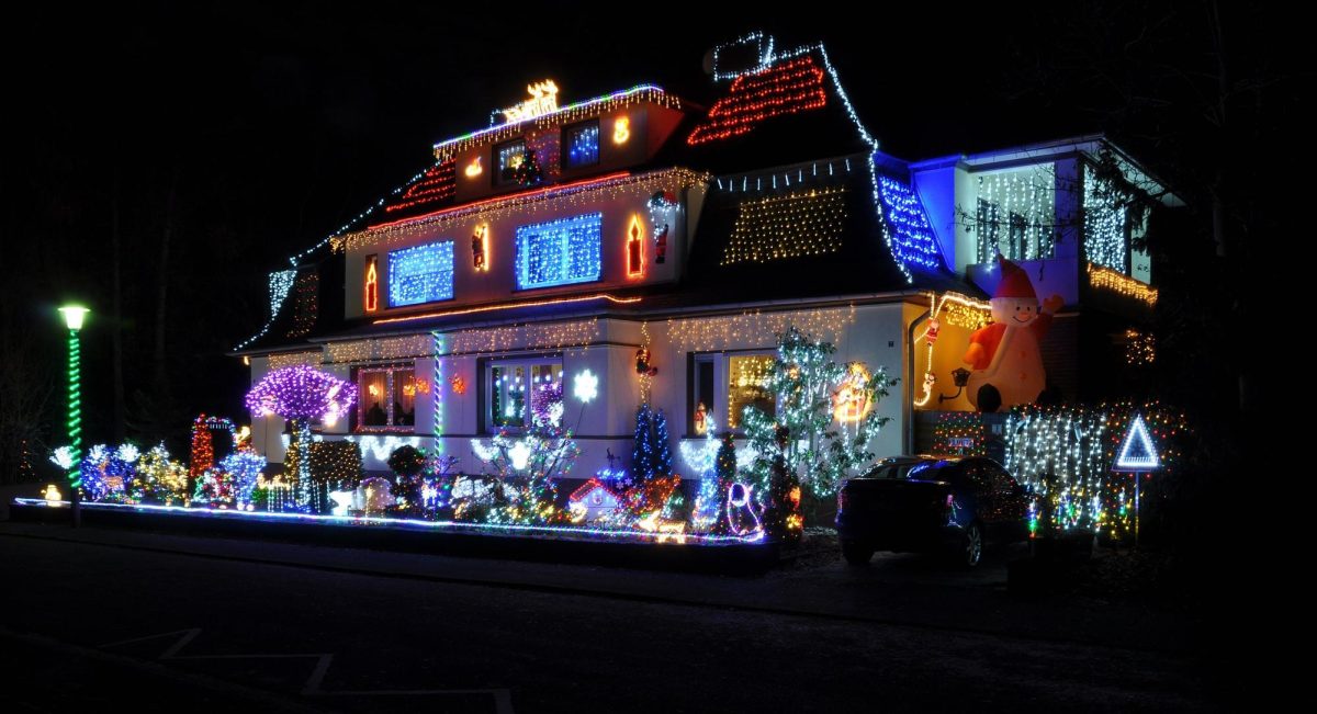 To promote the holiday spirit, the family of this home decorated their house in colorful lights. In 1800, Thomas Edison created the first ever strand of electric Christmas lights and hung it outside his laboratory.