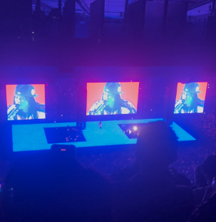 Billie Eilish preforms "Lunch" at Madison Square Garden.