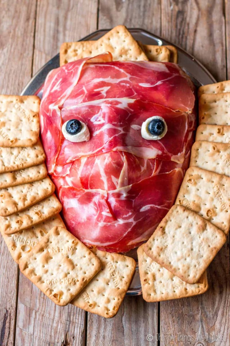 https://thethingswellmake.com/healthy-halloween-how-to-make-a-creepy-prosciutto-face/#recipe