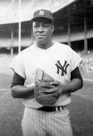 Howard was a catcher and outfielder. He died in 1980. 